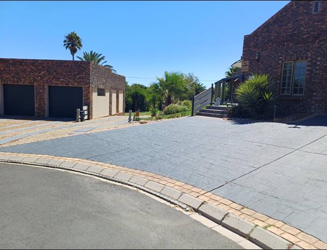 3 BEDROOM HOUSE FOR SALE IN MIDDEDORP